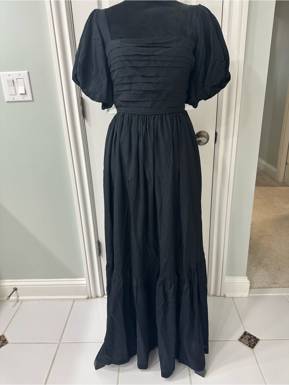 Abercrombie & Fitch Black Puff-Sleeve Maxi Dress - Elegant Women's Evening Dress
